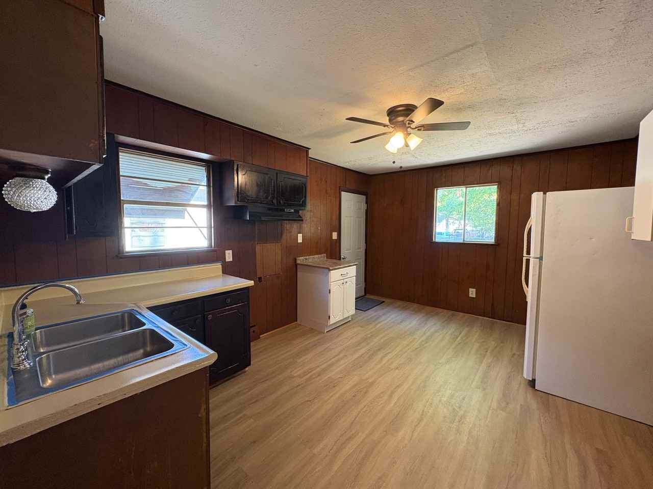 513 Sassafras Ave - Photo 3 of 11