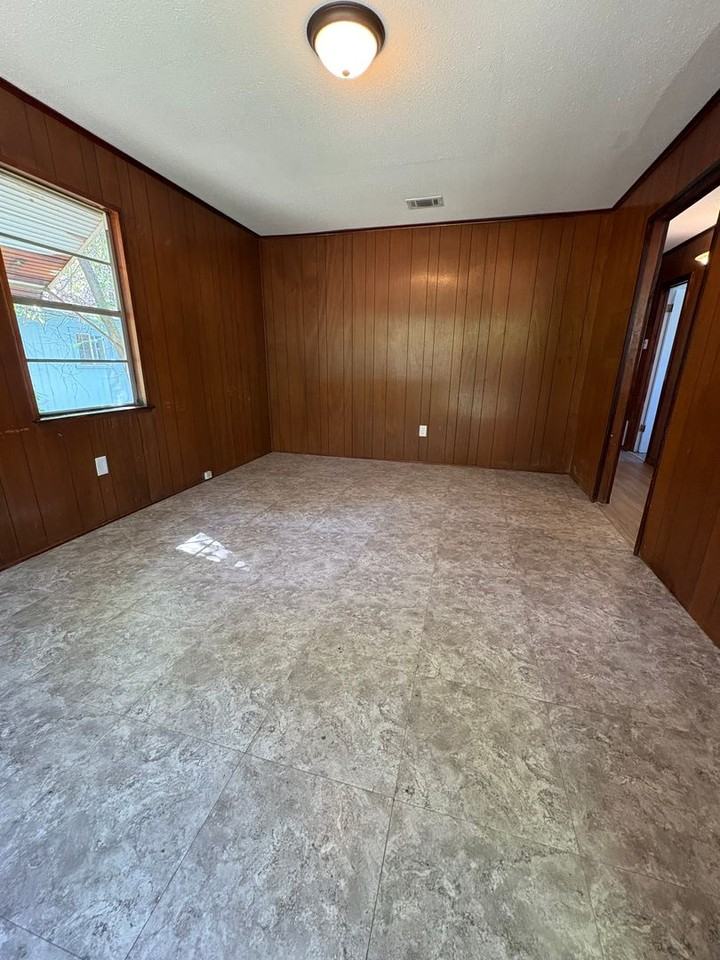 513 Sassafras Ave - Photo 5 of 11