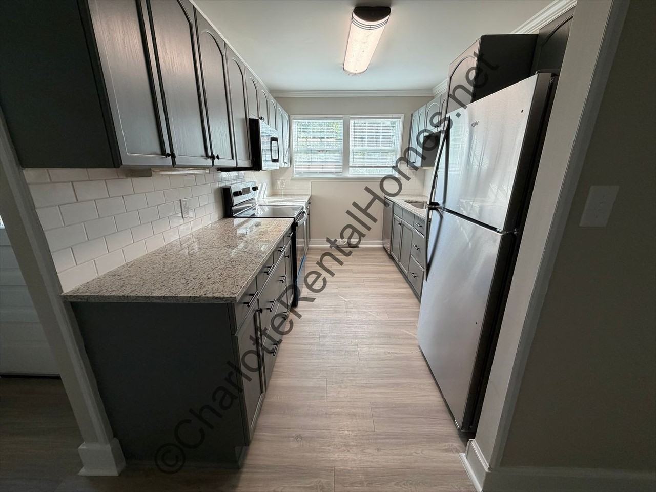 2100 Hemlock Ave - Photo 4 of 15