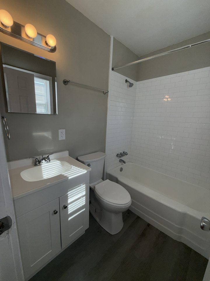 1449 W 4th St - Photo 2 of 6