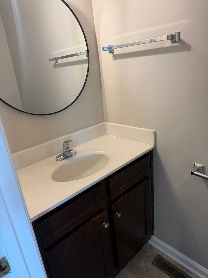 530 Walter St - Photo 5 of 9