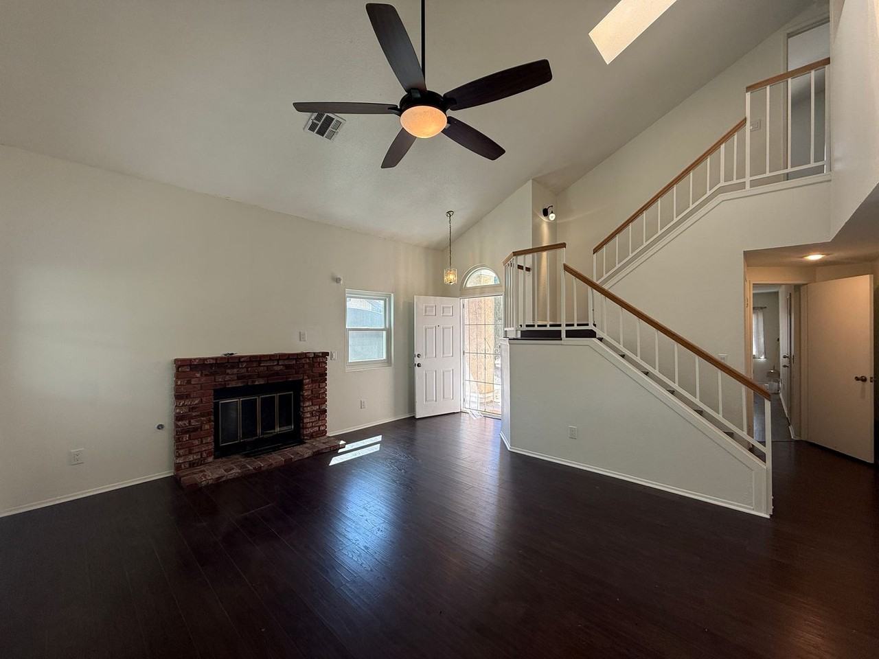 1521 E Kildare St - Photo 3 of 20