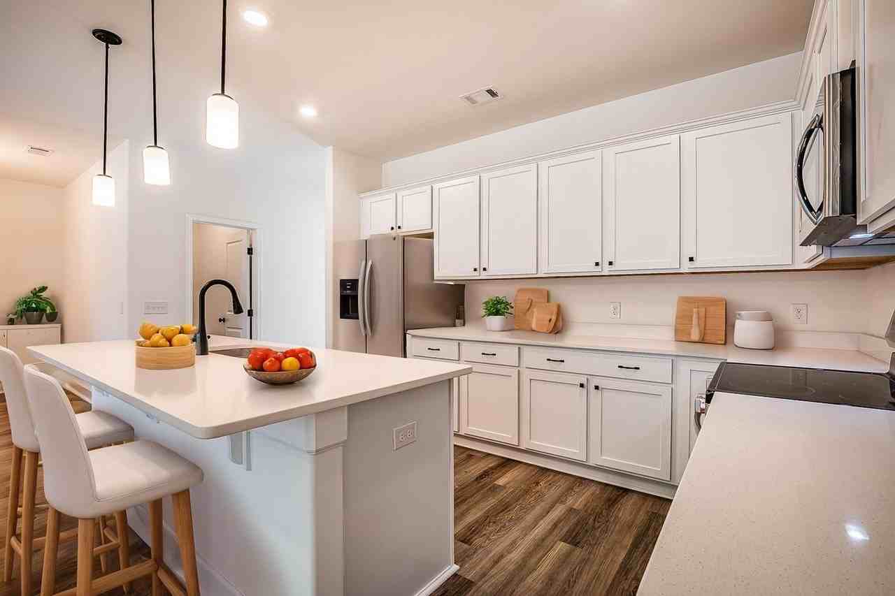 246 Weathersby St - Photo 2 of 11