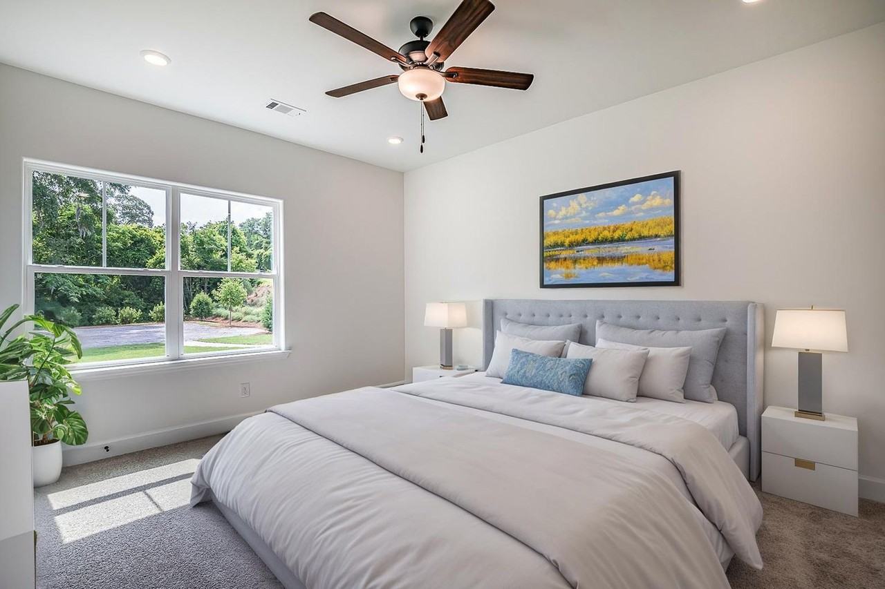 246 Weathersby St - Photo 4 of 11