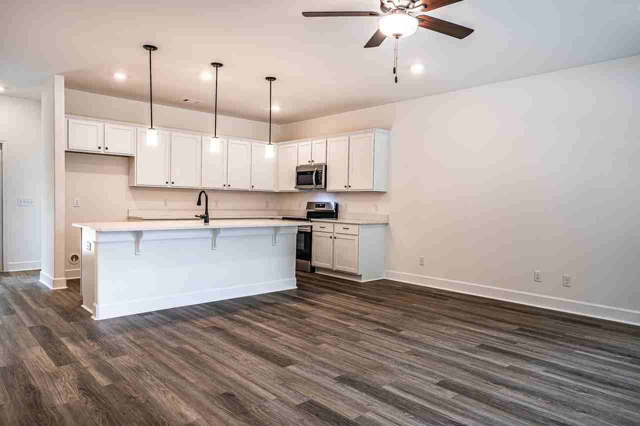 246 Weathersby St - Photo 5 of 11