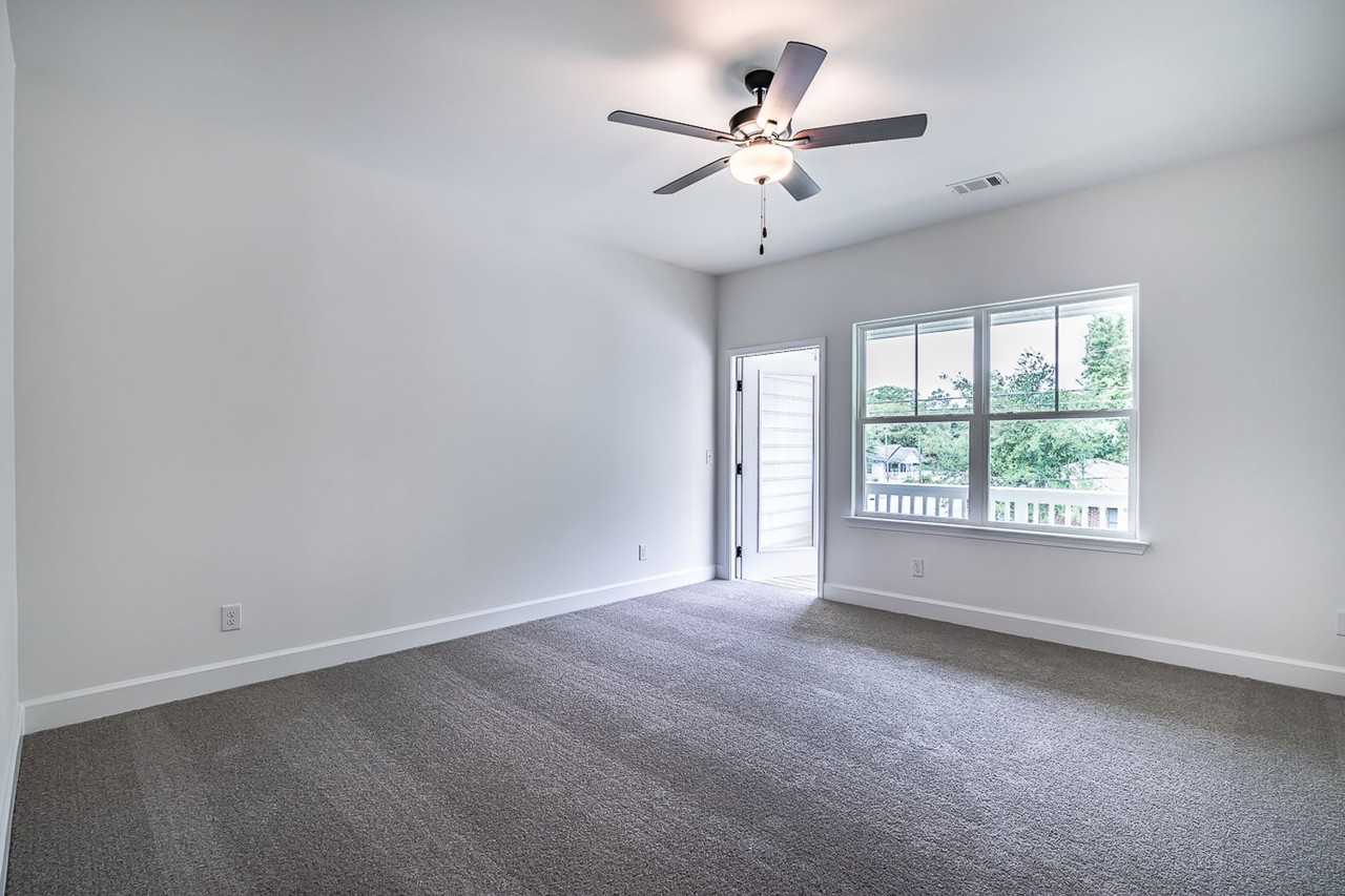 246 Weathersby St - Photo 7 of 11