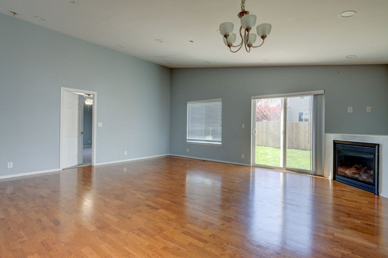 1101 Ne Big Berry Loop - Photo 5 of 22