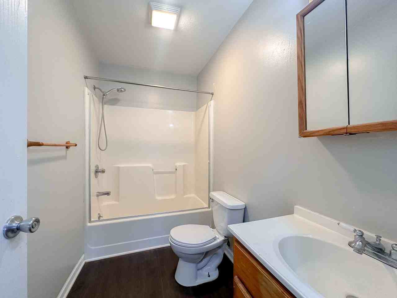 1326 S Elizabeth St - Photo 5 of 21