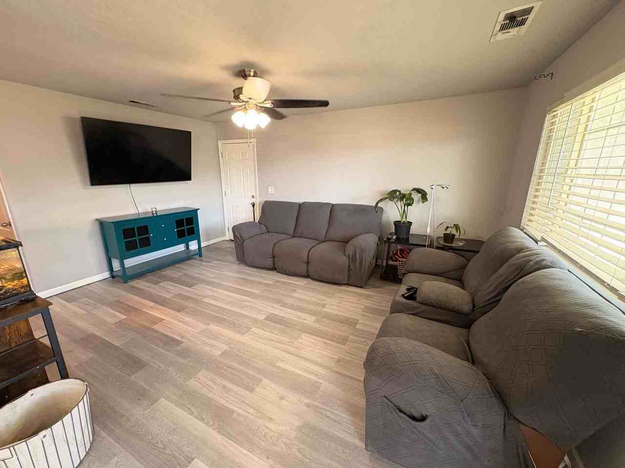 1068 Milpas St - Photo 6 of 11