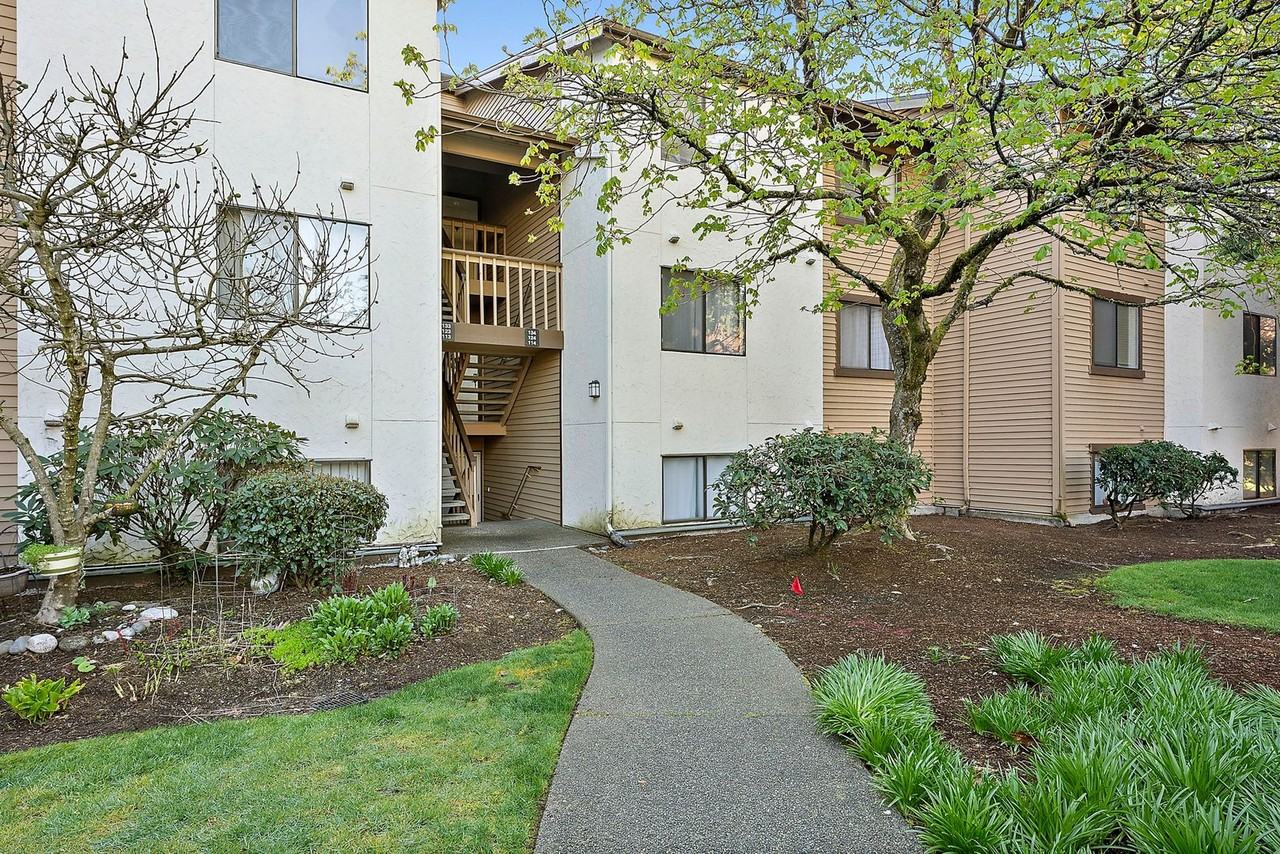 1002 S 312th St #133 - Photo 2 of 36