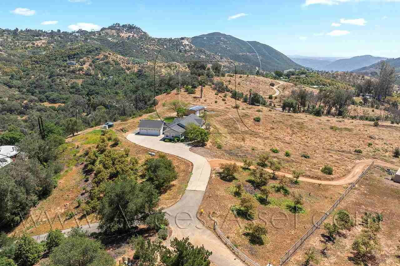 8729 Clearwater Rd - Photo 6 of 40