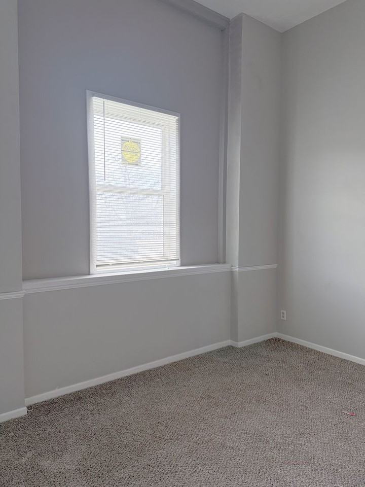 Mason School Apartments - Photo 5 of 43