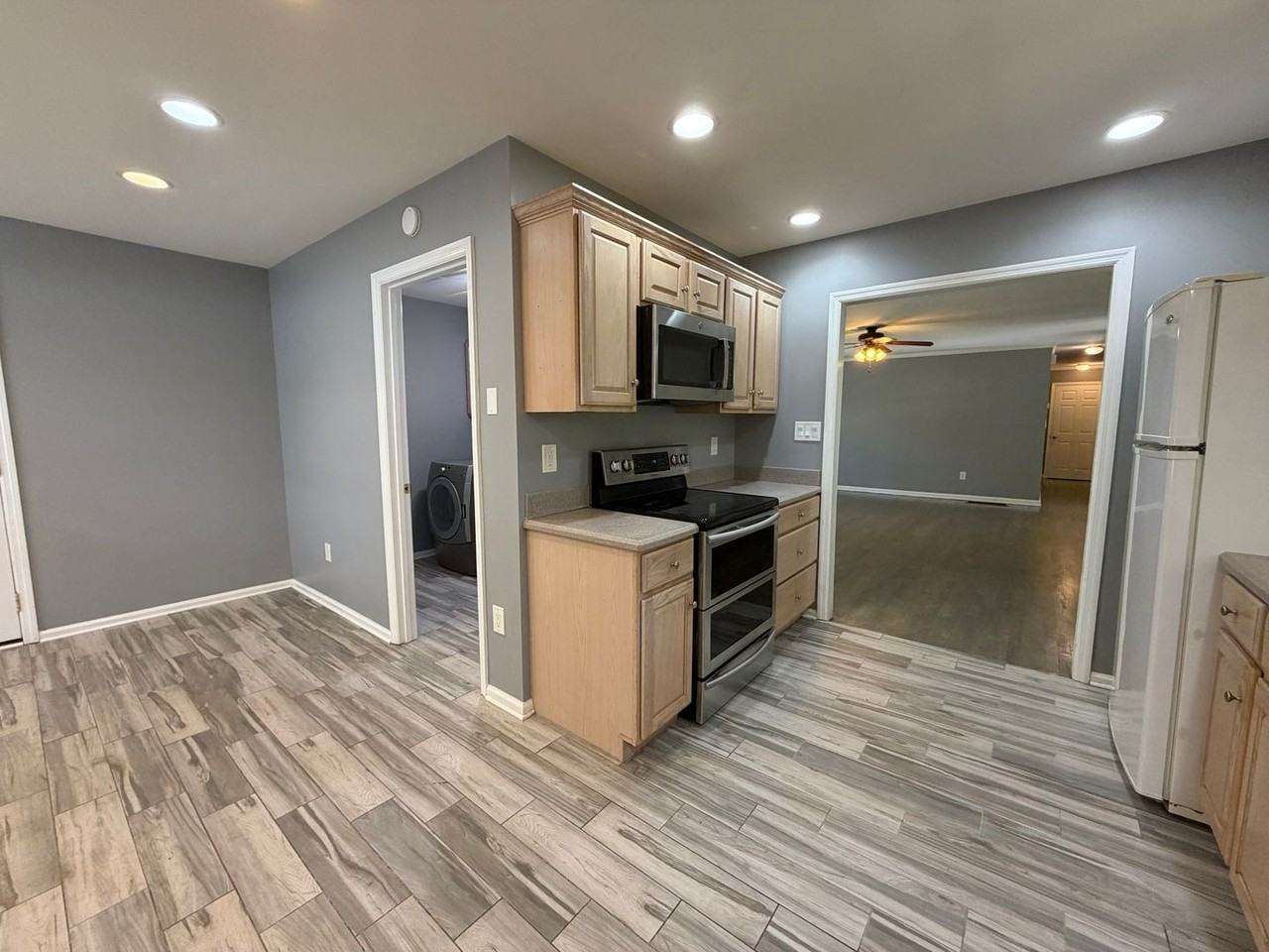 100 Gaines Ct - Photo 2 of 16