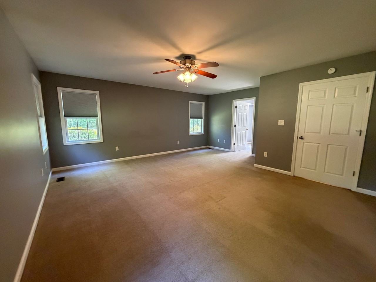 100 Gaines Ct - Photo 7 of 16