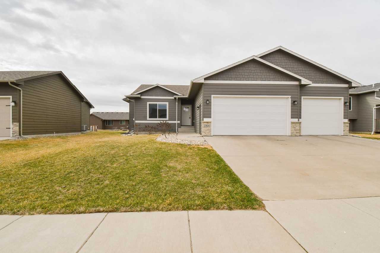 7301 E Corinth St - Photo 2 of 50