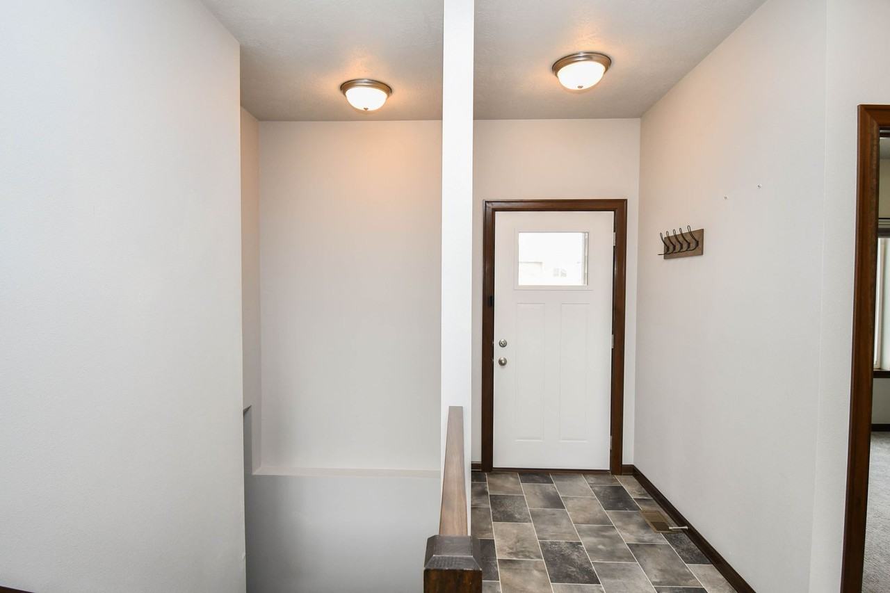 7301 E Corinth St - Photo 4 of 50