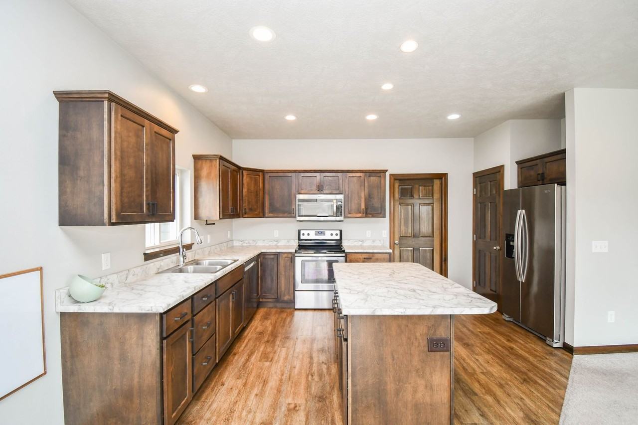 7301 E Corinth St - Photo 6 of 50