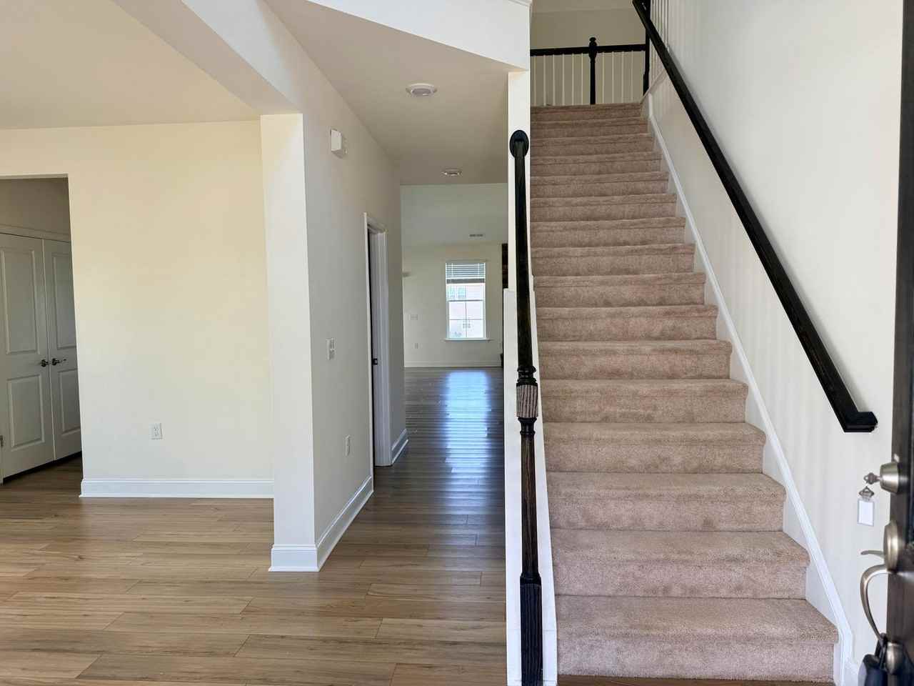 95 Silent Brook Trl - Photo 3 of 17