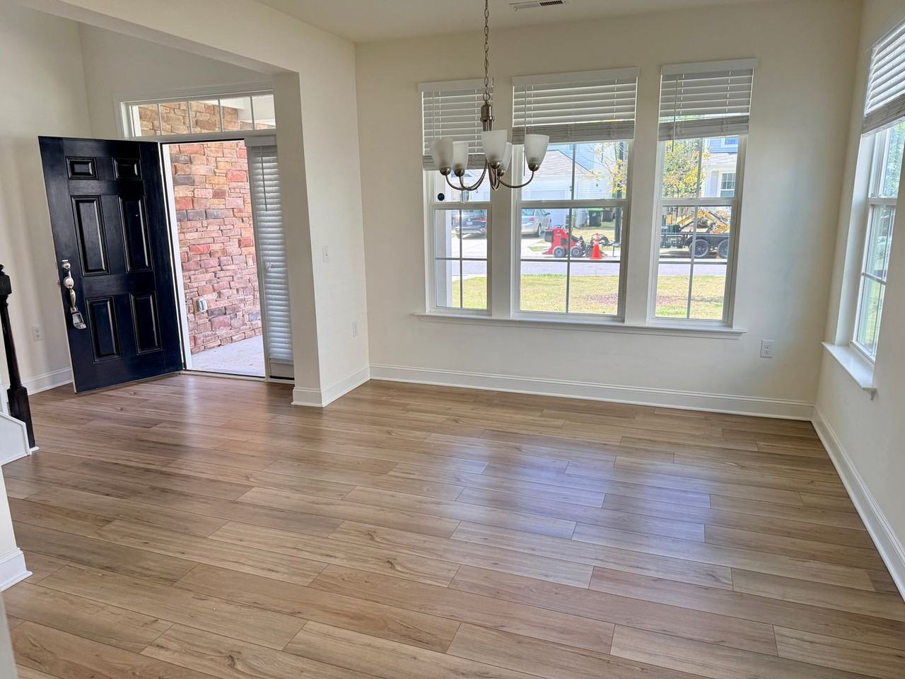 95 Silent Brook Trl - Photo 4 of 17