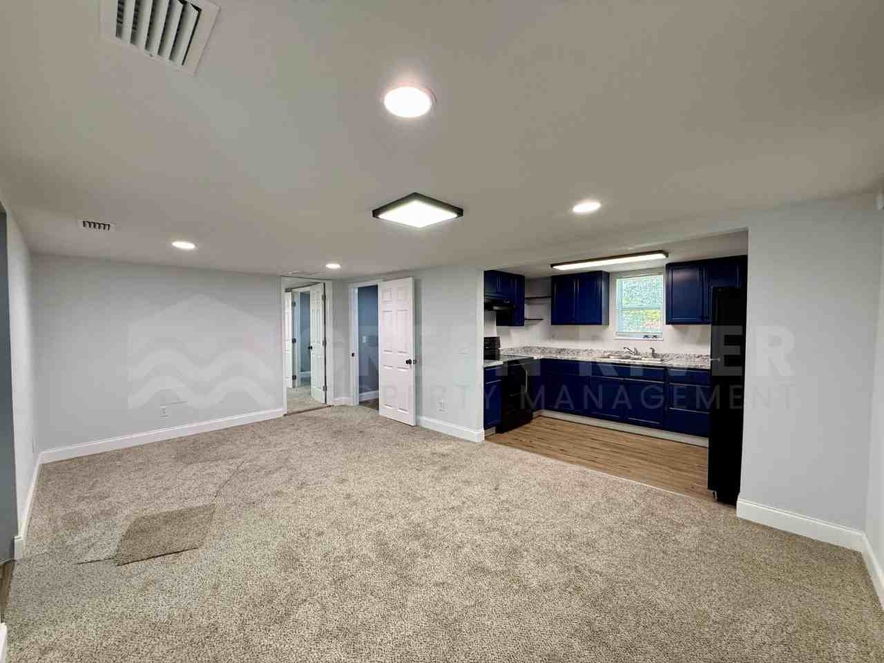 403 S Highland Ave - Photo 3 of 28