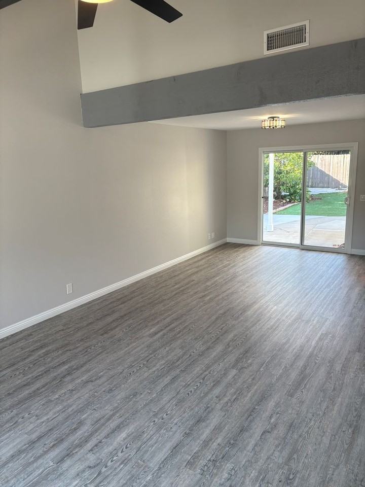 379 Nevada Ave - Photo 4 of 43