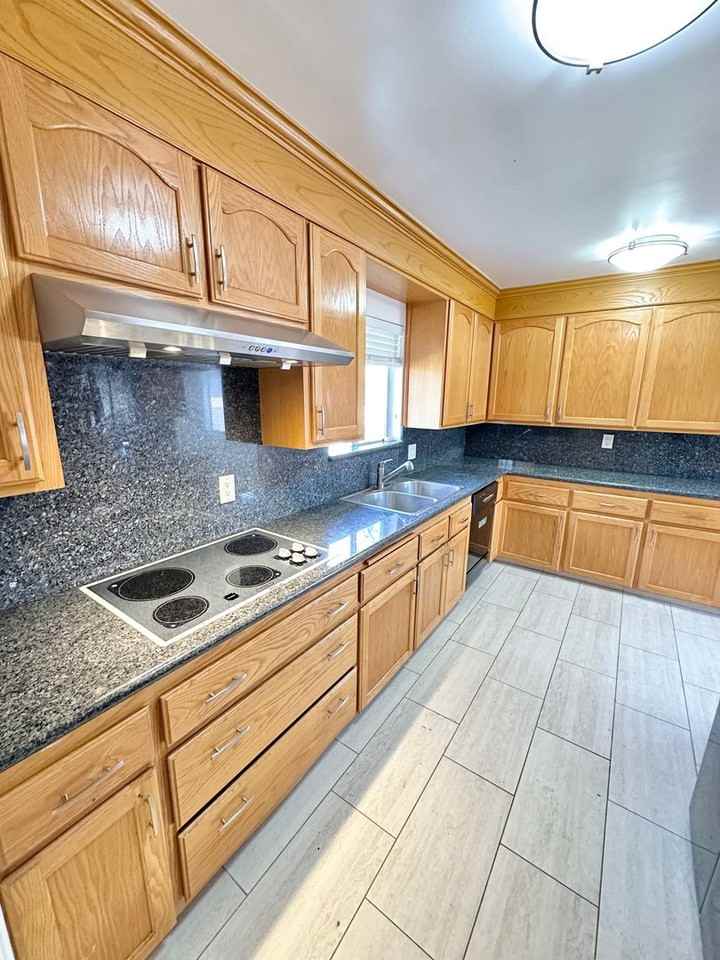 2230 Josie Ave - Photo 4 of 35