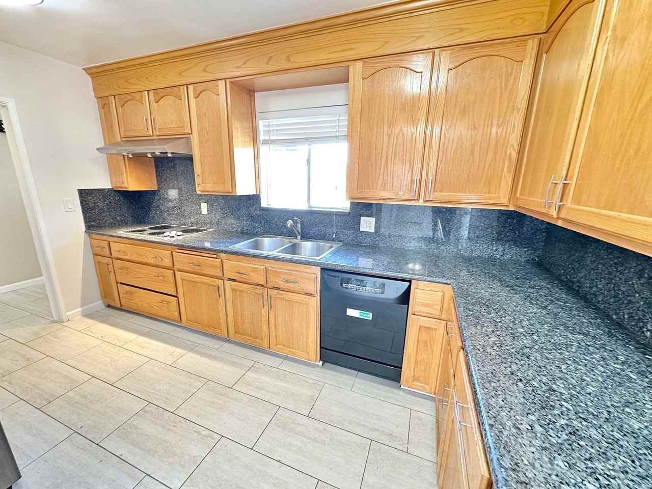 2230 Josie Ave - Photo 5 of 35