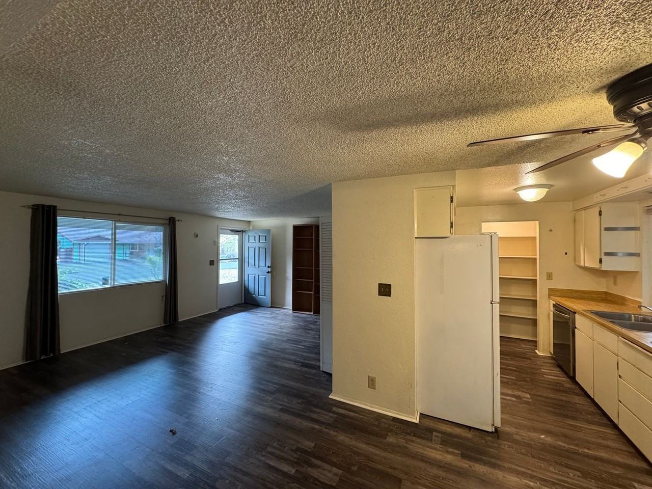 3940 Burlwood St - Photo 5 of 21