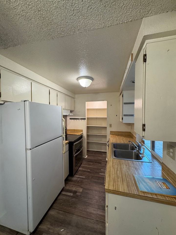 3940 Burlwood St - Photo 6 of 21