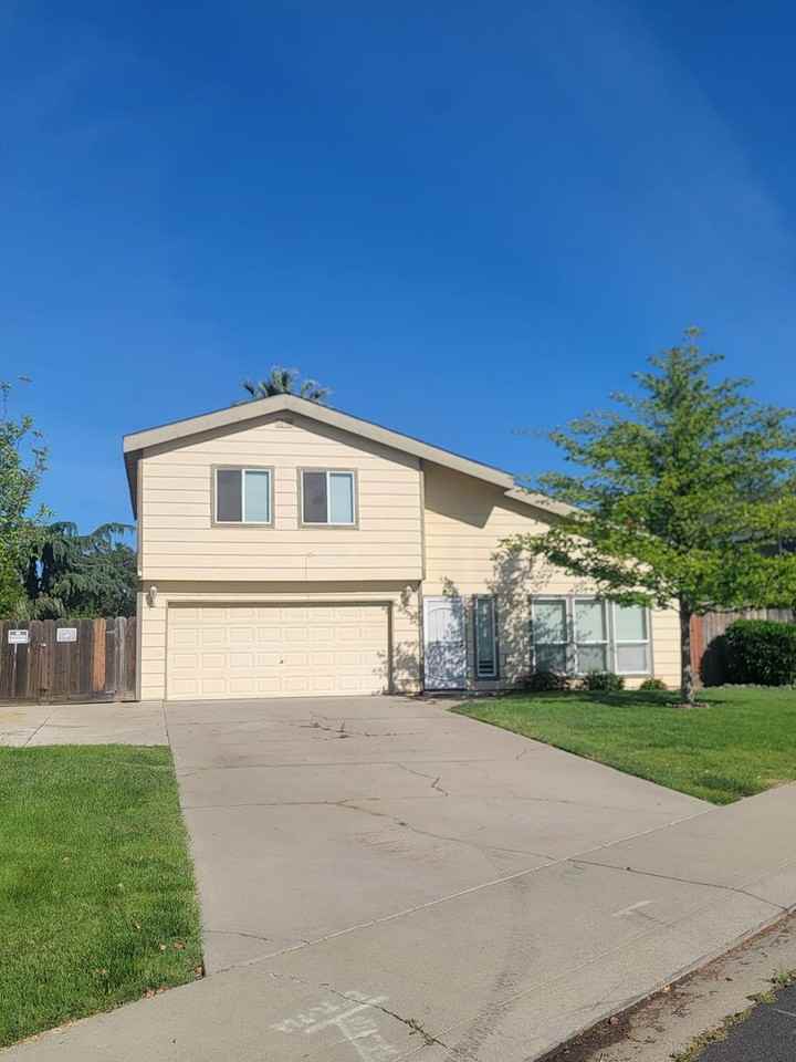 522 Dawn Dr - Photo 2 of 21