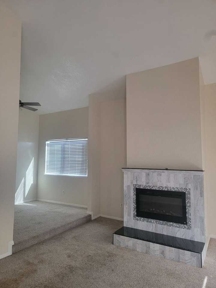 522 Dawn Dr - Photo 4 of 21