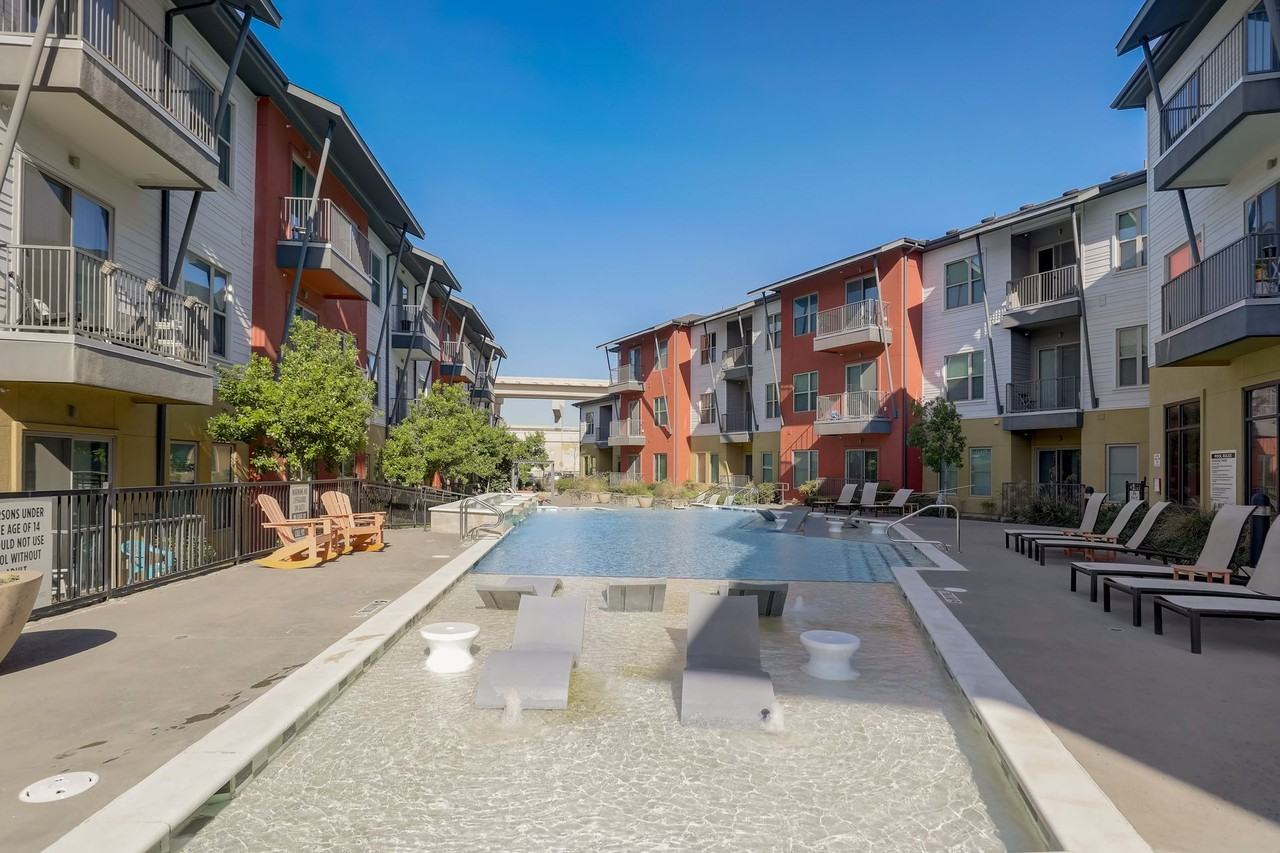 The Creekside at Vantage - Photo 3 of 31