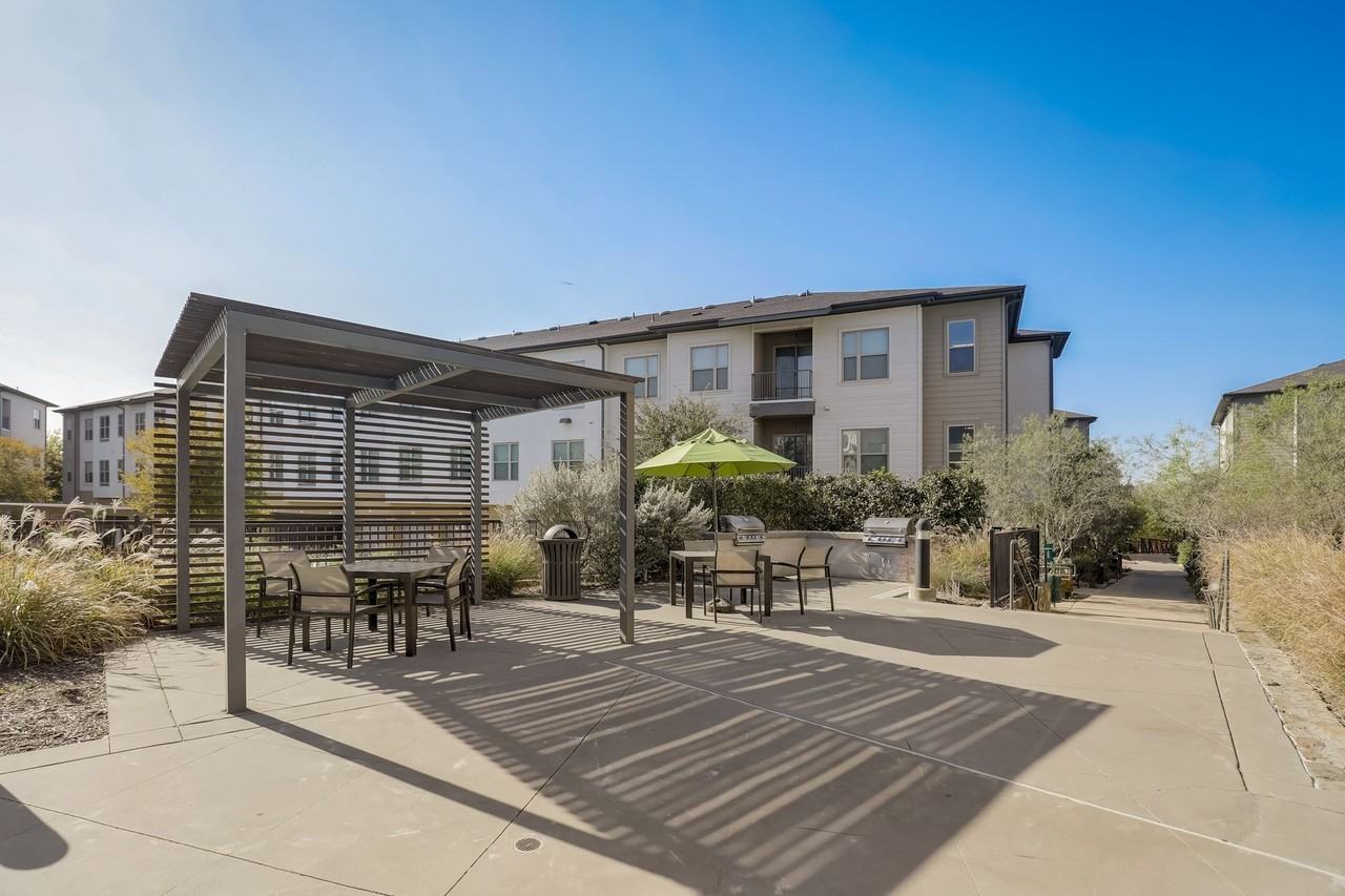 The Creekside at Vantage - Photo 4 of 31
