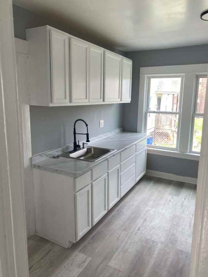 792 London Rd - Photo 4 of 30