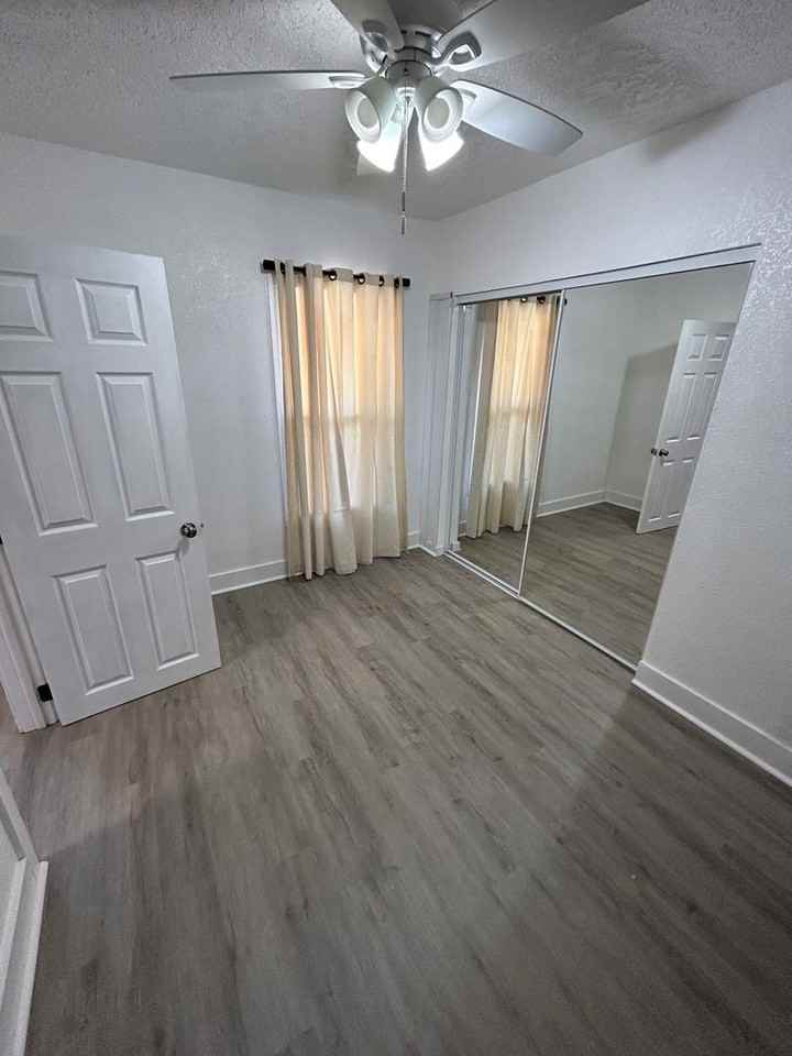 224 Nw 11th St - Photo 3 of 18