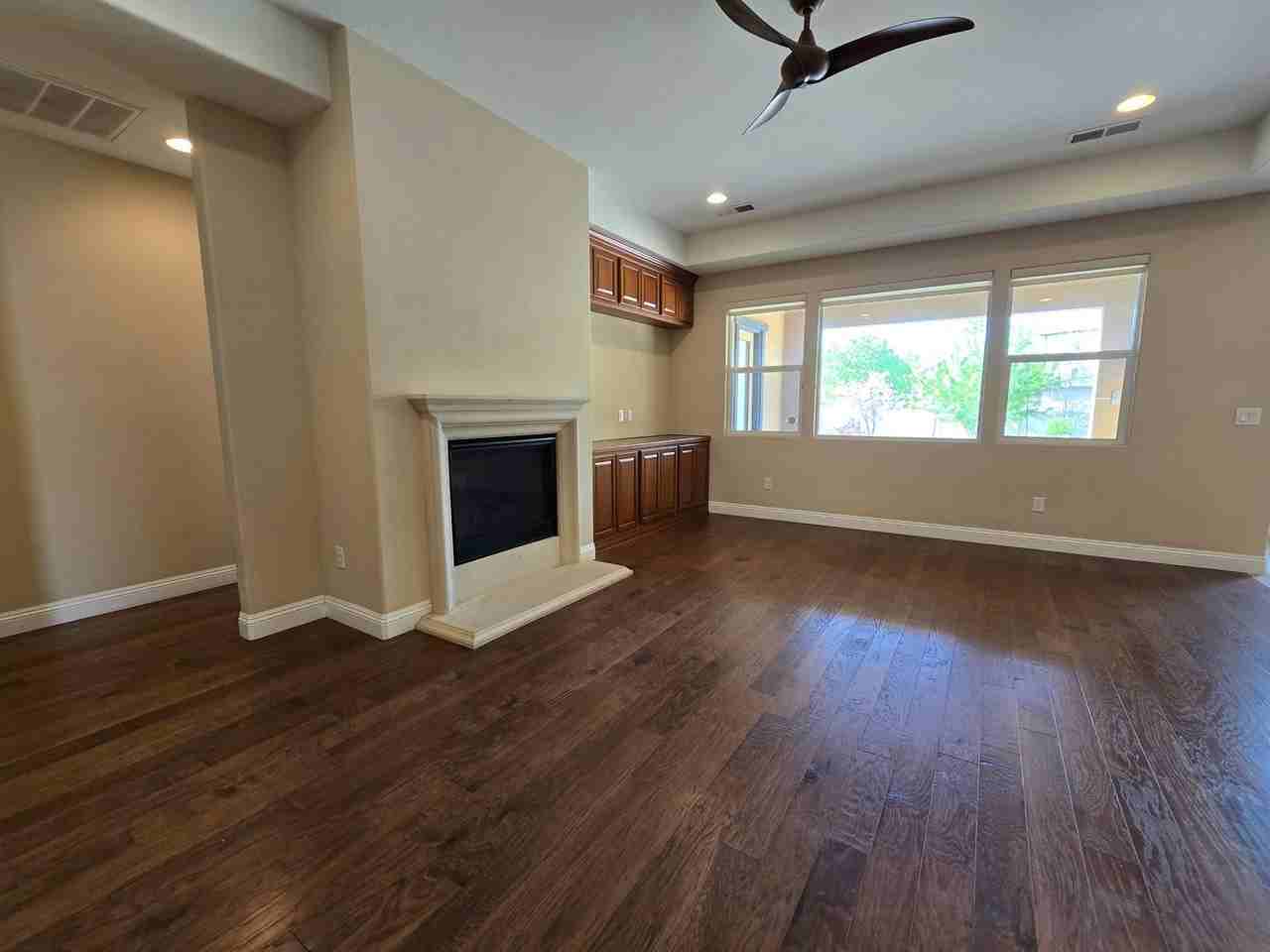 2098 Blue Boy Ln - Photo 4 of 36