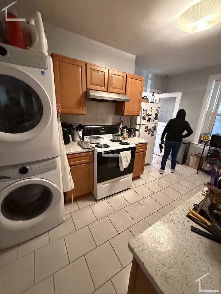 1879 Beacon St - Photo 5 of 33