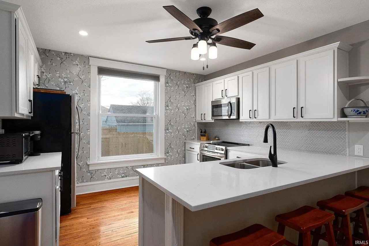 1903 Kossuth St - Photo 2 of 24