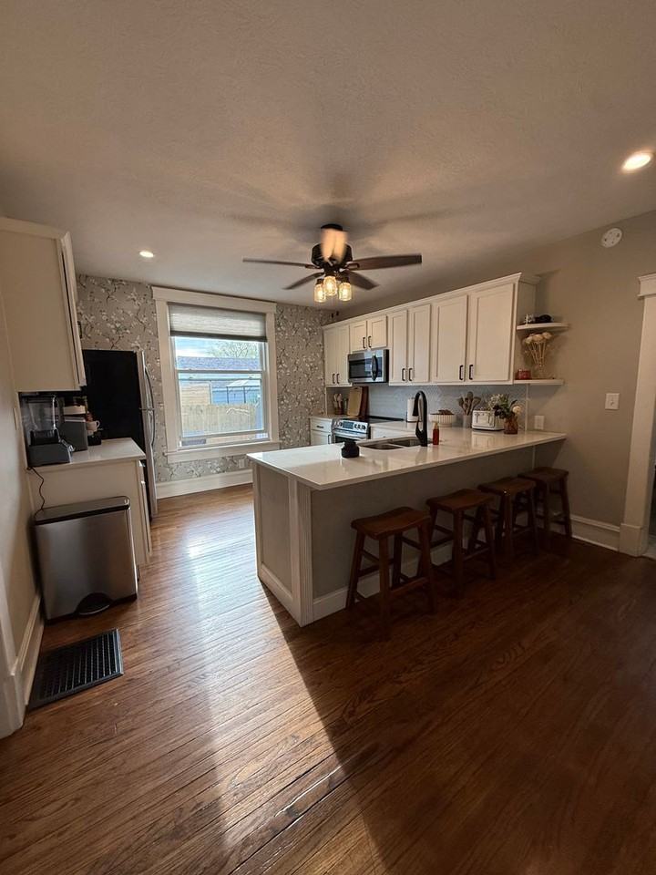 1903 Kossuth St - Photo 4 of 24