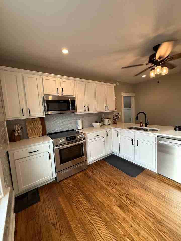 1903 Kossuth St - Photo 5 of 24