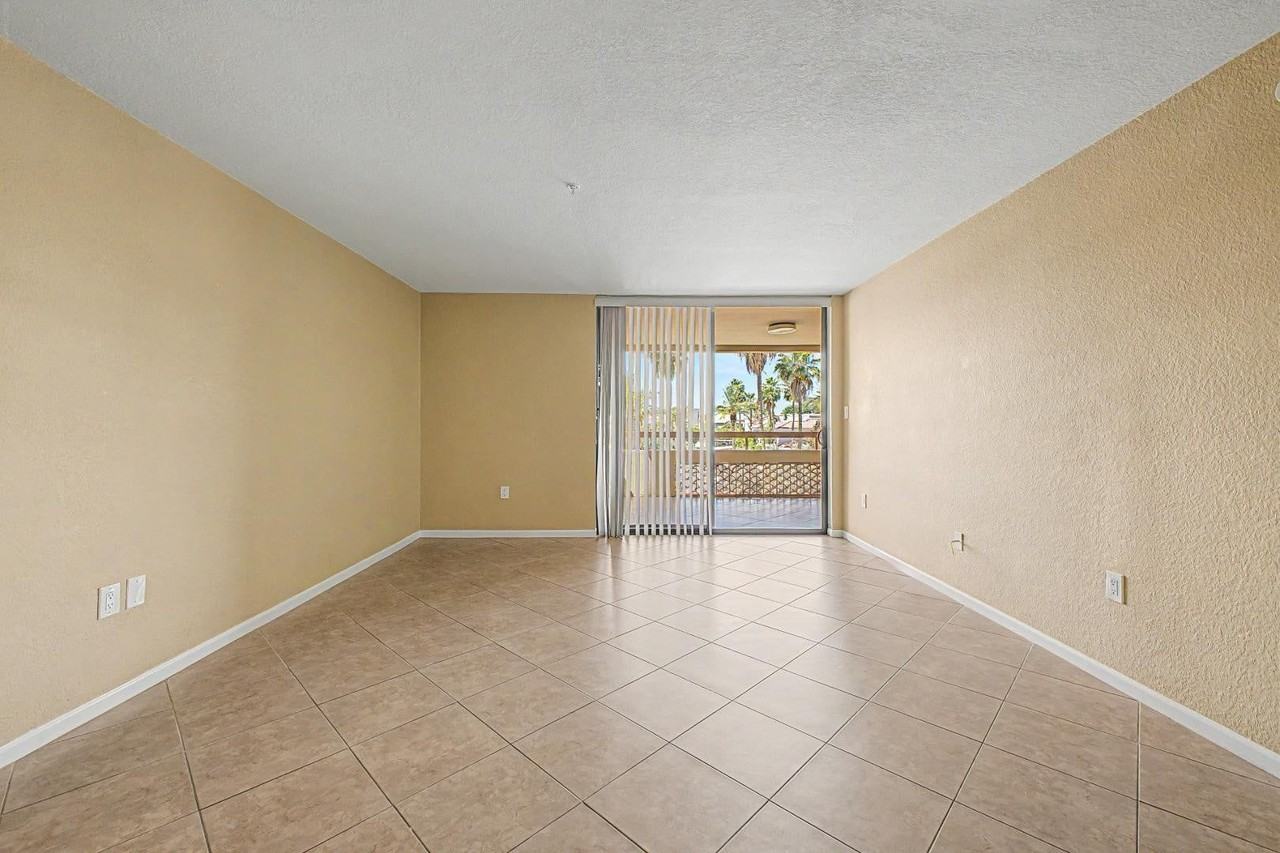 4200 N Miller Rd #408 - Photo 4 of 31