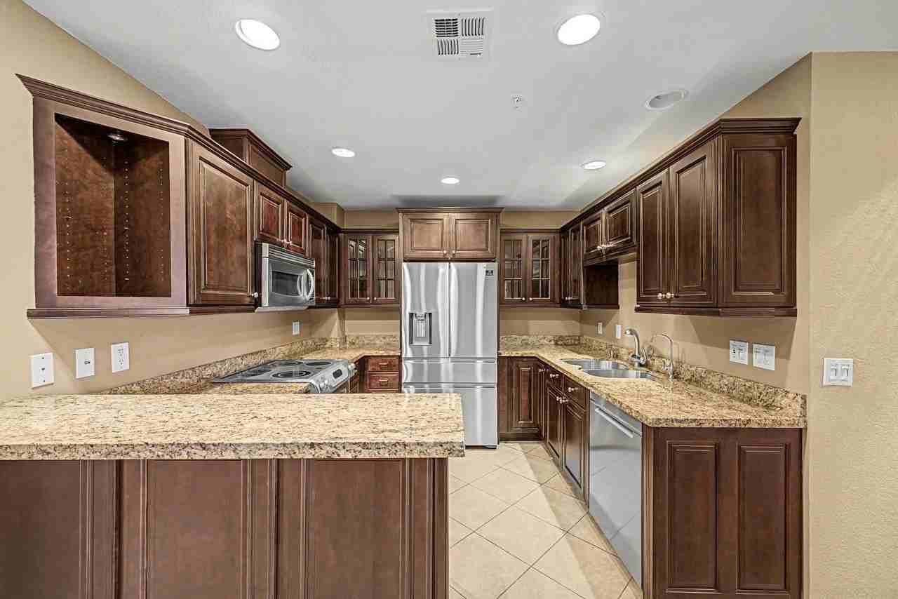 4200 N Miller Rd #408 - Photo 7 of 31