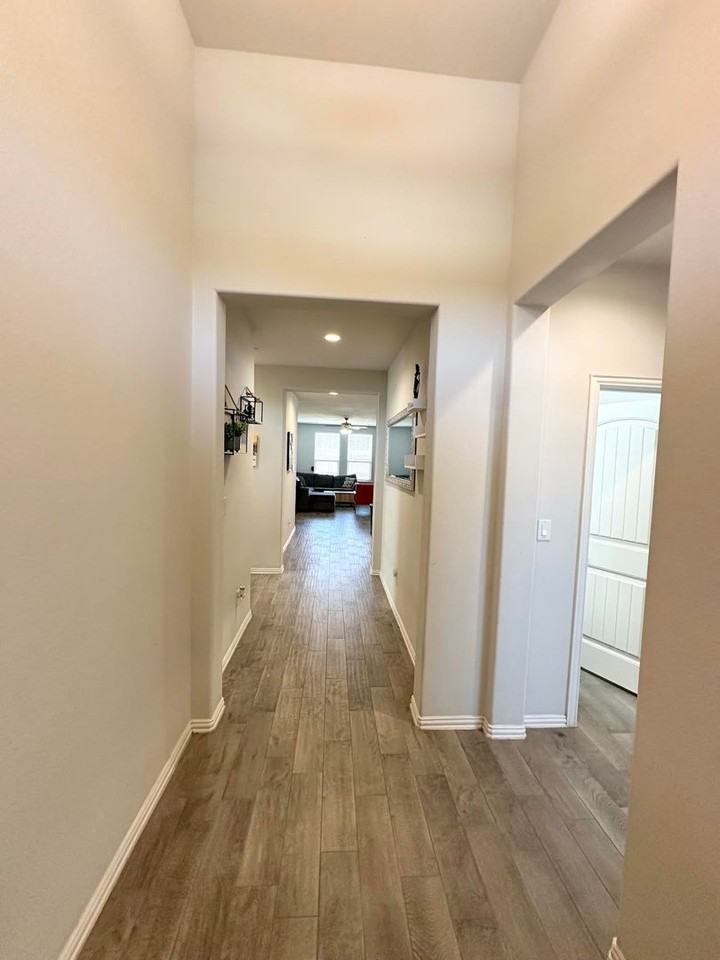 1507 Laguna Meadows Trl - Photo 2 of 16