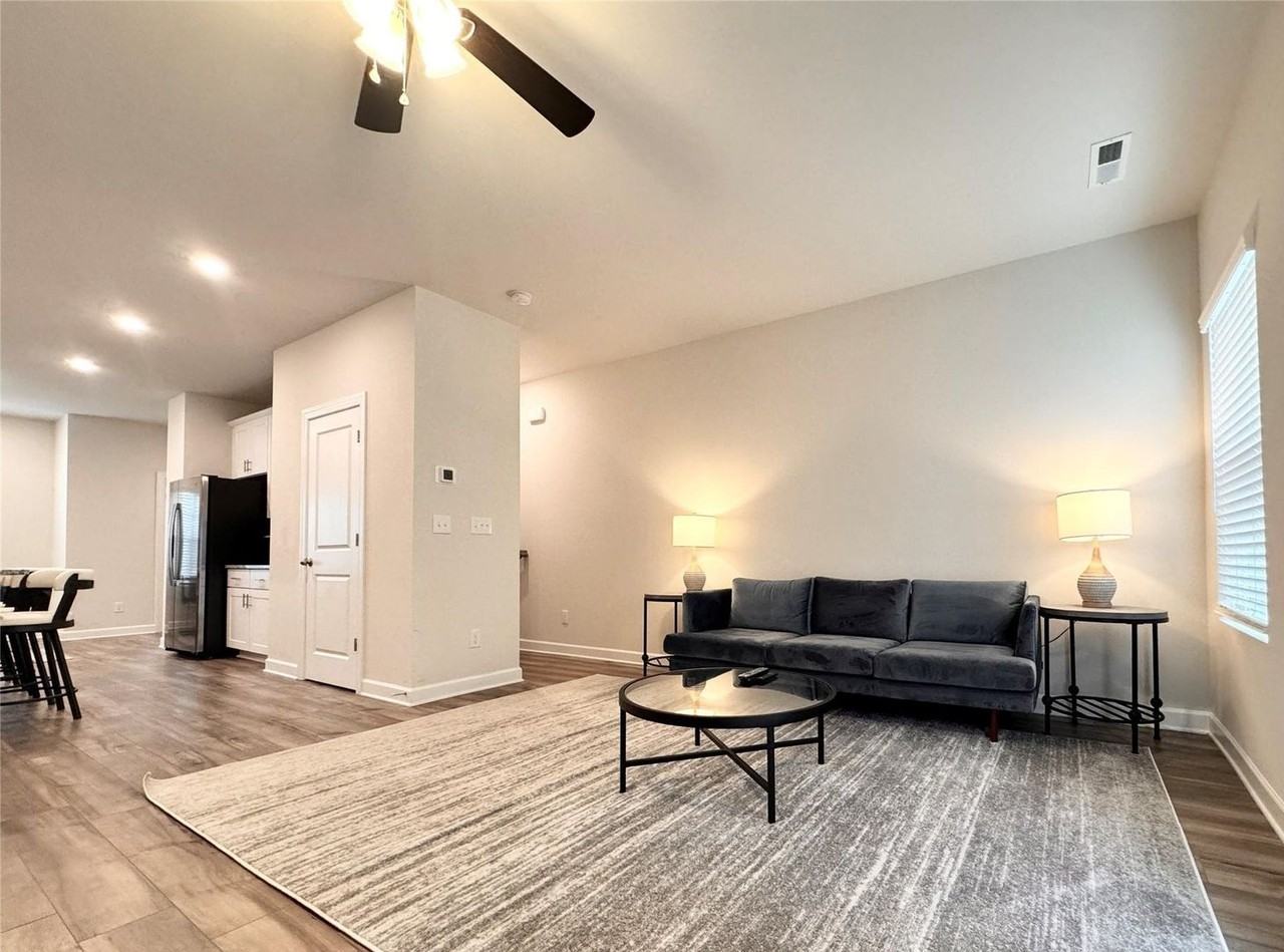 4513 Millennium Ave - Photo 3 of 26