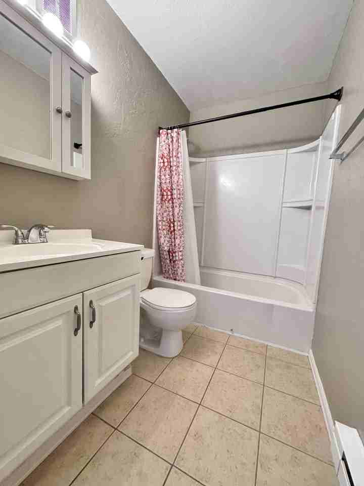 804 Stone Mountain Dr #204 - Photo 5 of 8