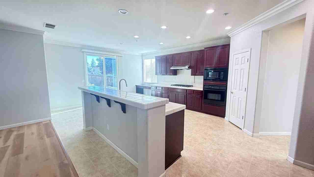 1312 Roselinda Ct - Photo 6 of 29