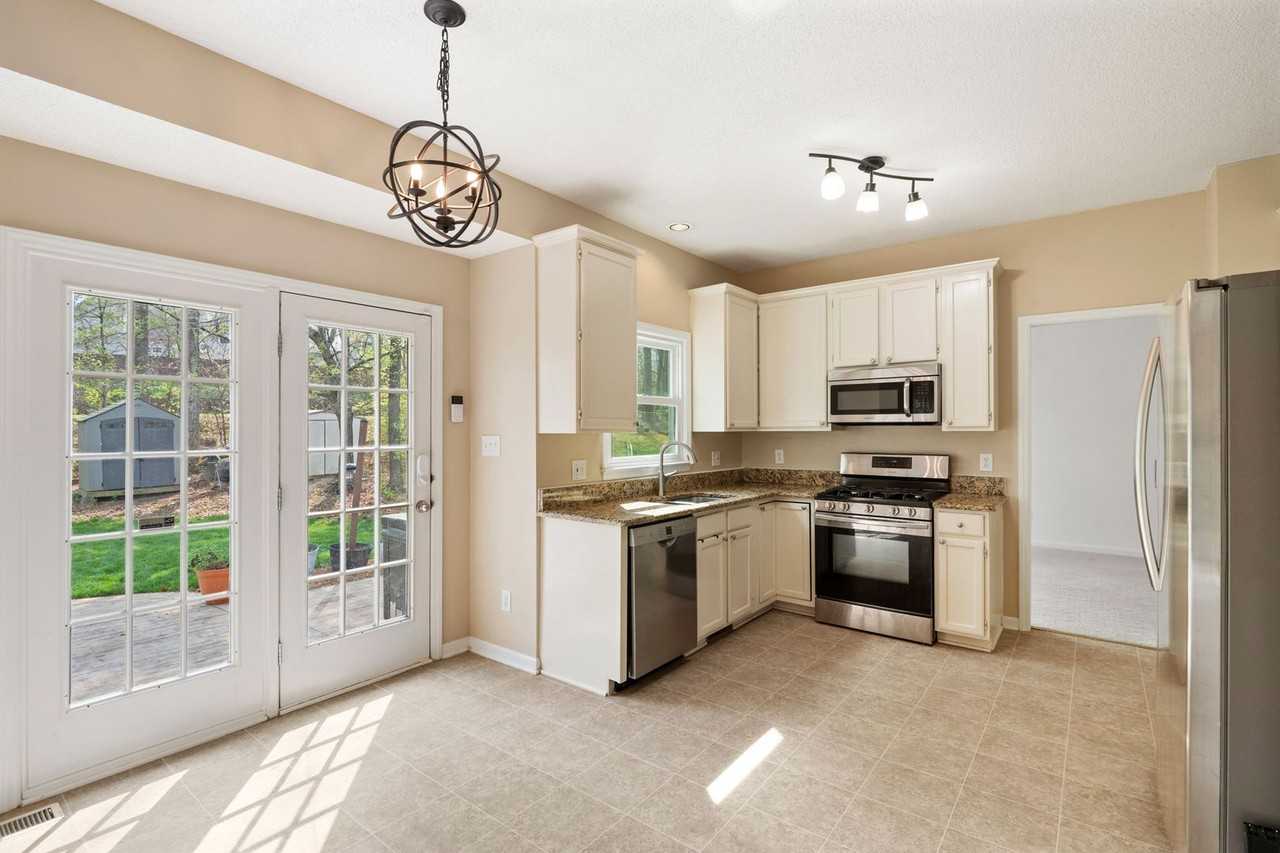 9552 Bells Valley Dr - Photo 7 of 32