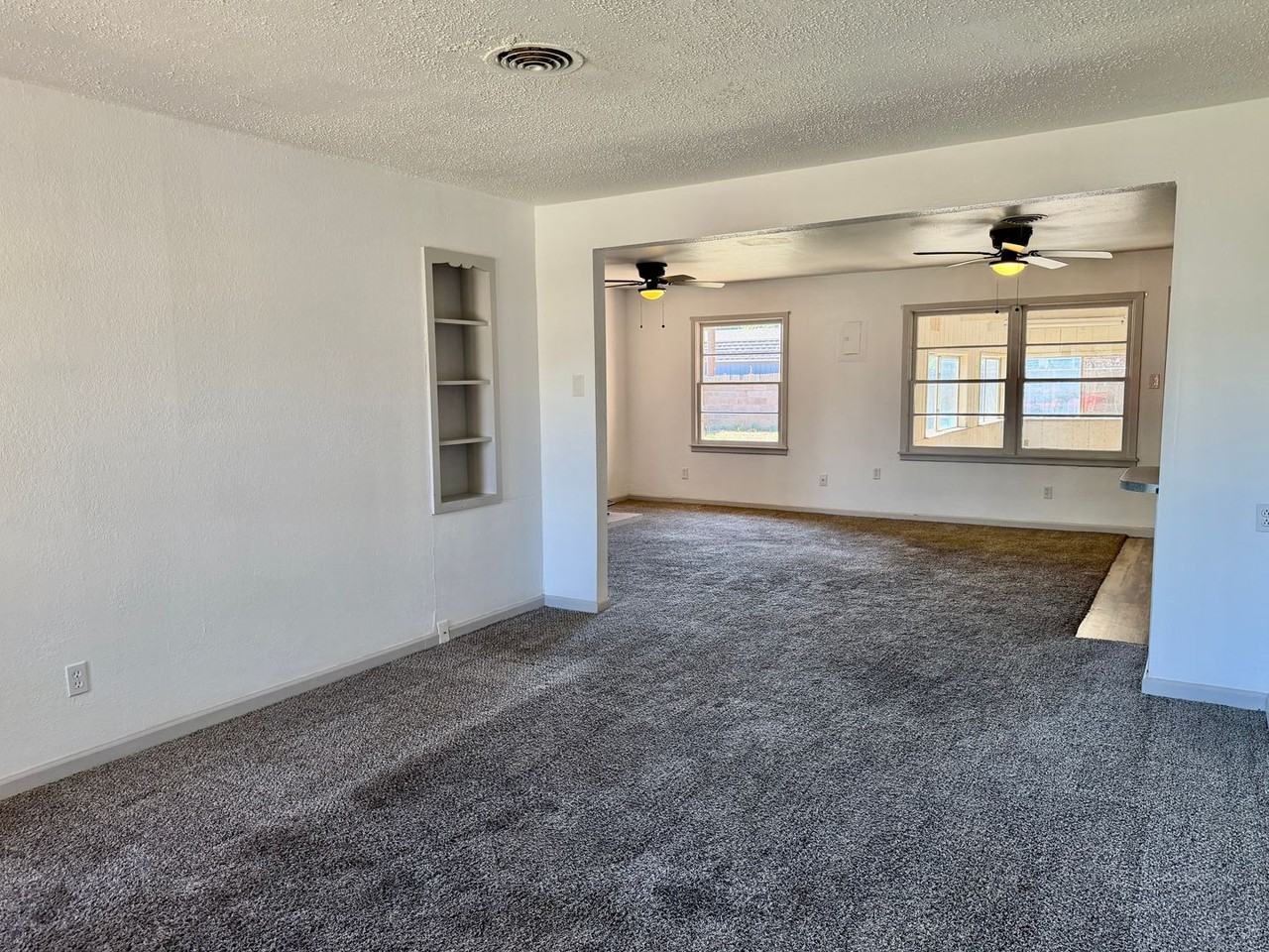 4619 43rd St - Photo 3 of 24