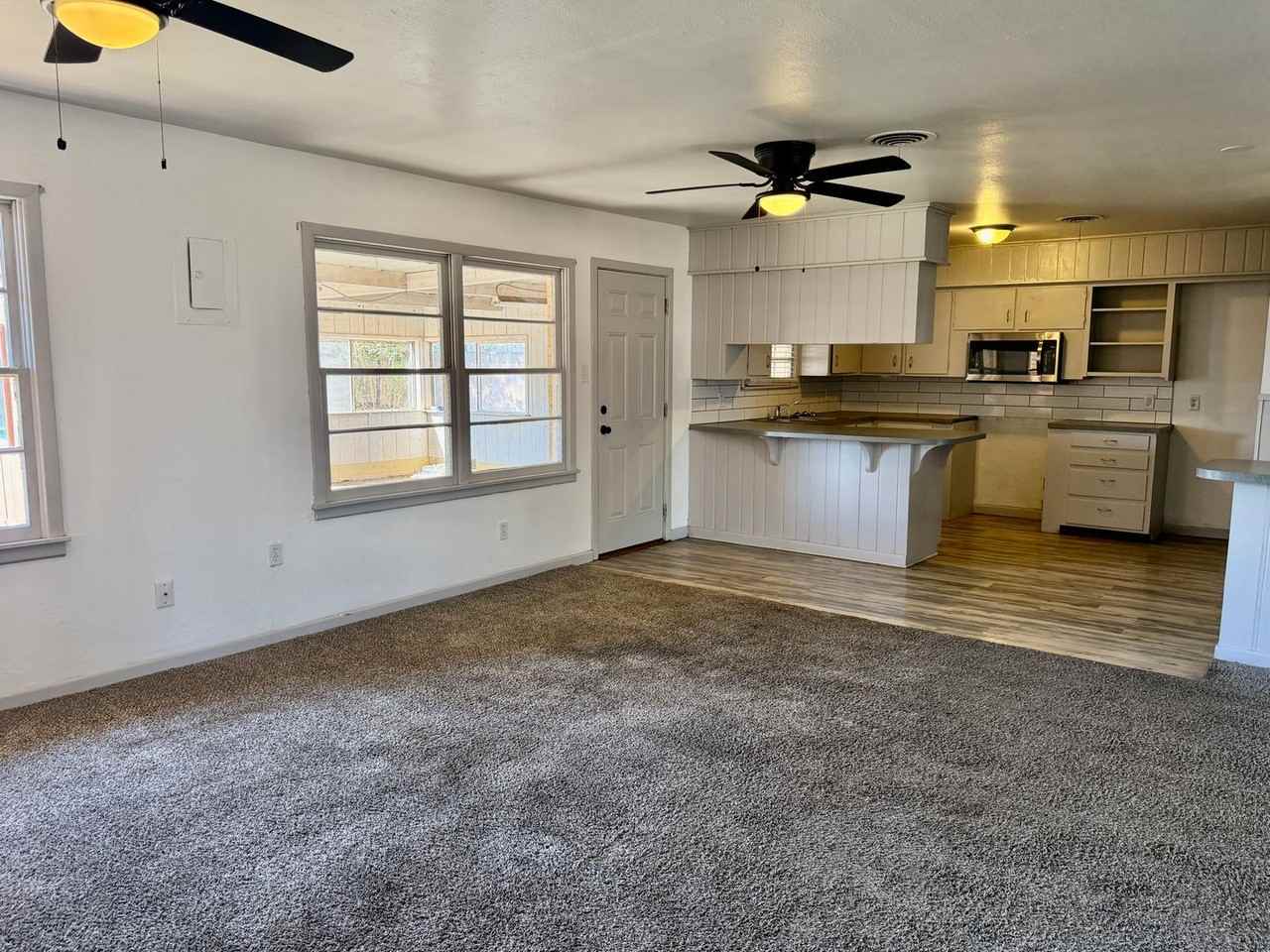 4619 43rd St - Photo 6 of 24