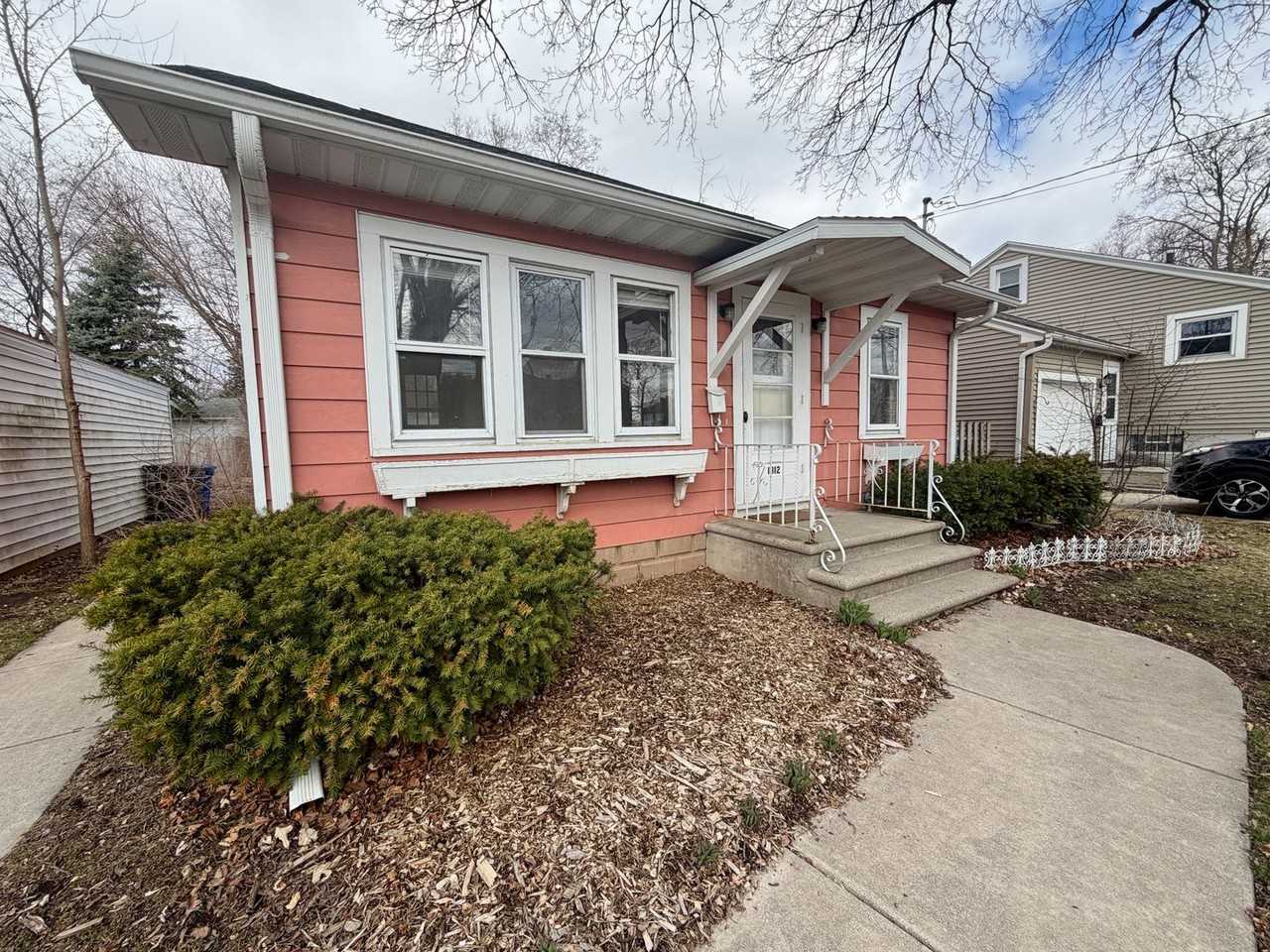 1312 S Van Buren St - Photo 2 of 20